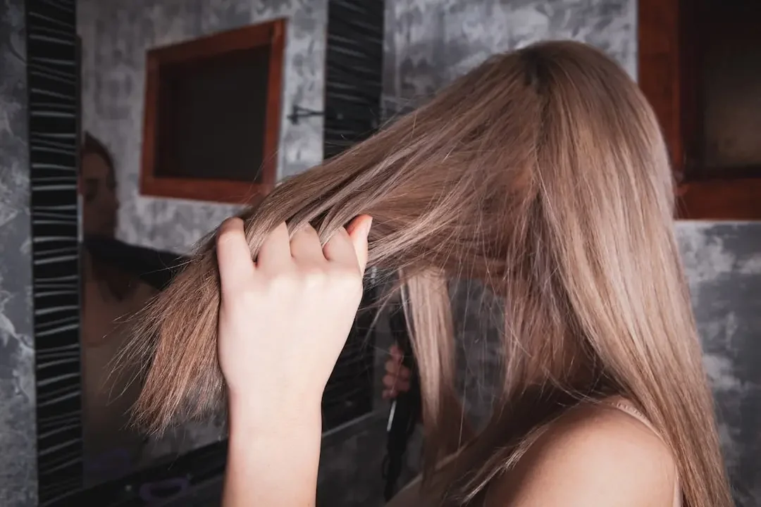 Lissage Quotidien : Mythes ou Vérité sur les Cheveux Abîmés ?